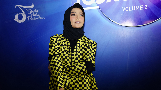 Vokalis Kotak, Tantri saat menghadiri acara pemilihan bakat karaoke Superstar di Grand Indonesia, Jakarta, Selasa, (6/8). Foto: Ronny