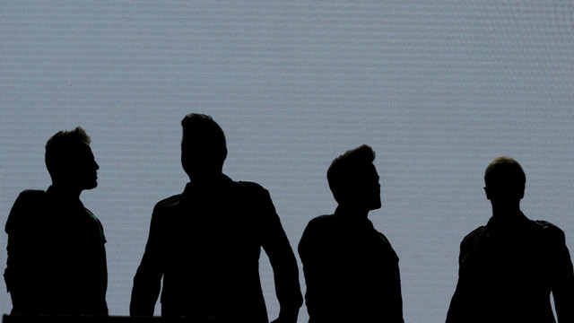 Penampilan Westlife saat konser di ICE BSD, Tangerang, Banten, Selasa (6/8). Foto: ANTARA FOTO/Rivan Awal Lingga