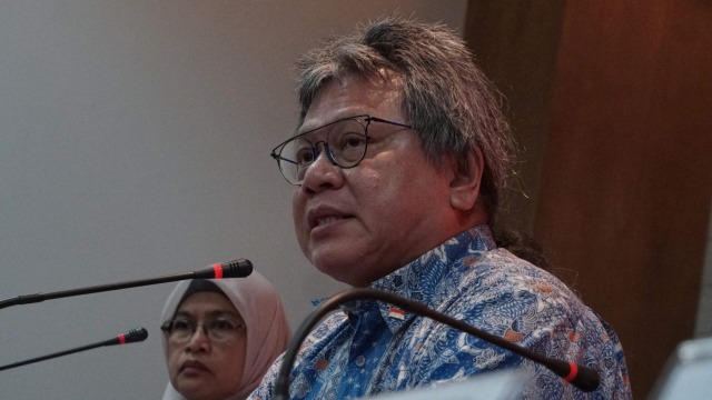 Alvin Lie memberikan keterangan saat menggelar pertemuan untuk meminta klarifikasi PLN di Kantor Ombudsman RI, Jakarta, Kamis (8/8/2019). Foto: Helmi Afandi Abdullah/kumparan