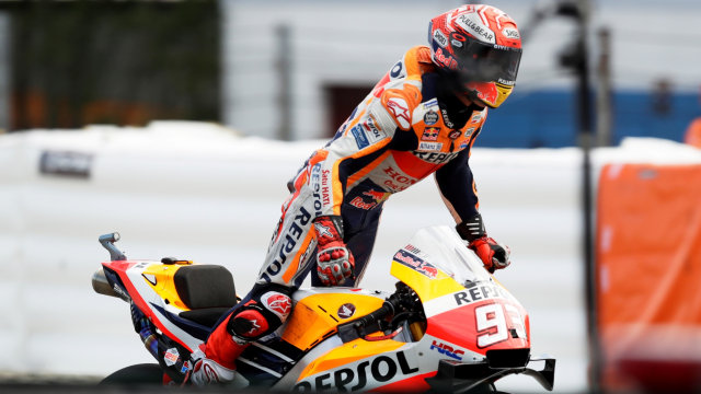 Selebrasi Marc Marquez usai memenangi balapan. Foto: REUTERS/David W Cerny