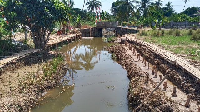 Anak Sungai Awang, Kelurahan Sungai Andai, Kota Banjarmasin yang dinormalisasi dan pembangunan siring. Foto: Zahidi/banjarhits.id