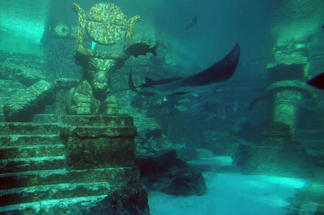 Hotel Atlantis, Nassau. Sumber gambar: Wikimedia Commons.