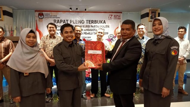 KPU menyerahkan nama-nama calon terpilih ke Bawaslu Tanjungpinang