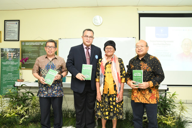 #Peluncuran Revisi Buku Dasgron, Olah Pikir Sri Setyati Harjadi
