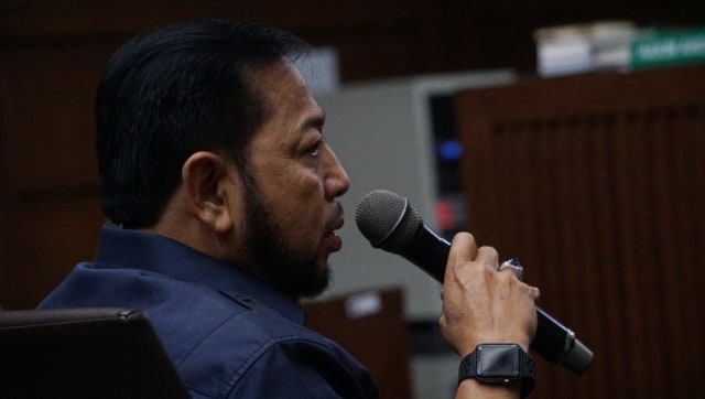 Terpidana kasus e-KTP, Setya Novanto memberikan kesaksian dalam sidang lanjutan Sofyan Basir di Pengadilan Tipikor, Jakarta, Senin (12/8). Foto: Fanny Kusumawardhani/kumparan