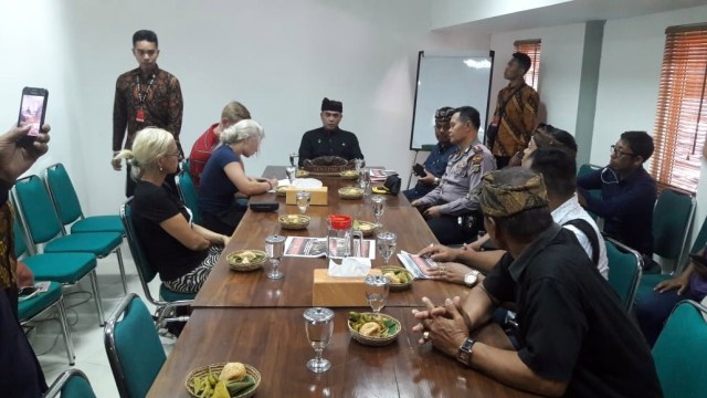 WN Ceko saat berada di Polsek Ubud, Bali. Foto: Denita BR Matondang/kumparan