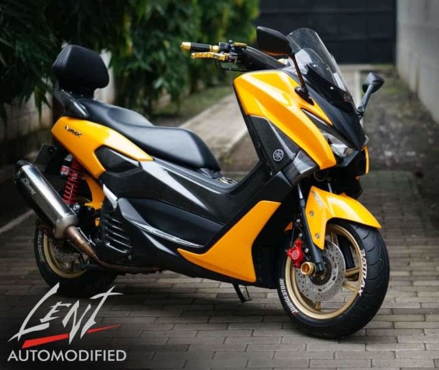 NMax yang sudah diganti set cover depan Foto: Lent Automodified