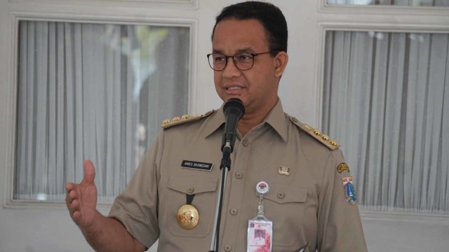 Gubernur DKI Jakarta Anies Baswedan saat peresmian aplikasi e-Uji Emisi dan pengecekan uji emisi kendaraan bermotor di Balai Kota, Jakarta, Selasa (13/8). Foto: Iqbal Firdaus/kumparan