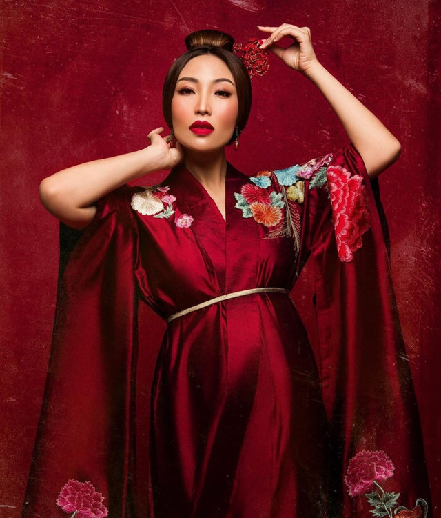 Ayu Dewi. Foto: Instagram @mrsayudewi