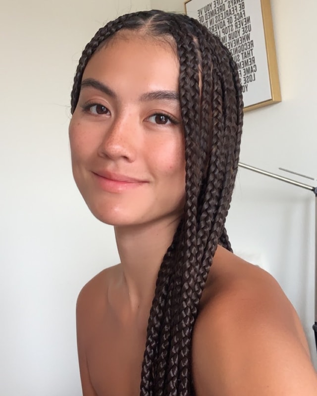 Agnez Mo dengan model rambut kepang. Foto: IG @ agnezmo