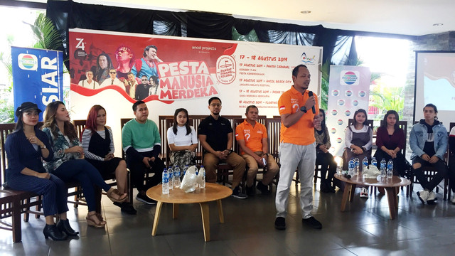 Head of Corporate Secretary Ancol Taman Impian, Agung Praptono sedang memberikan penjelasan terkait 17 Agustus di Ancol. Foto: Helinsa Rasputri/kumparan
