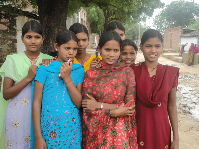 Gadis-gadis di Pedesaan India. Foto: Daniel Chrisendo.