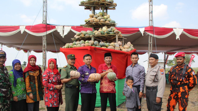 Wakil Bupati Bojonegoro, Drs Budi Irawanto Mpd, saat hadiri Festival Waluh di Desa Kumpulrejo Kecamatan Kapas Bojonegoro, Kamis (15/08/2019)