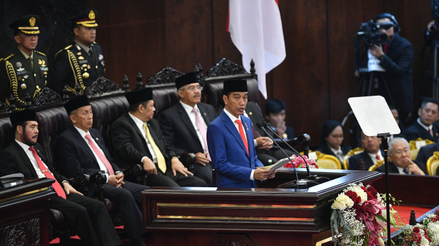 Presiden Joko Widodo menyampaikan pidato dalam Sidang Tahunan MPR di Kompleks Parlemen. Foto: ANTARA FOTO/Sigid Kurniawan