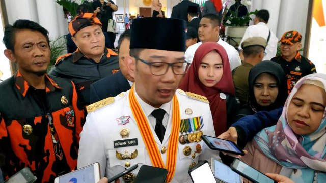 Gubernur Jabar Ridwan Kamil usai menjadi inspektur upacara peringatan HUT ke-74 RI di Lapangan Gasibu, Kota Bandung. Foto: Rachmadi Rasyad/kumparan