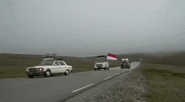 Bendera merah putih berkibar di Nordkapp. | Foto: Dok. Darwin Nugraha