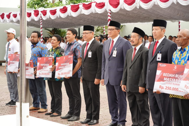 Upacara bendera memperingati HUT ke-74 RI yang dilaksanakan Bank BRI di Jayapura Foto: Dok. BRI