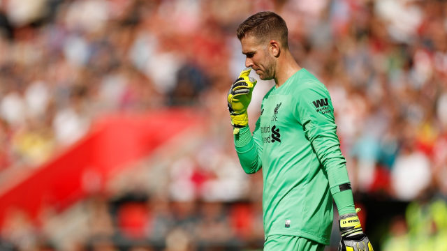 Ekspresi Adrian setelah melakukan blunder di laga lawan Southampton Foto: Reuters/John Sibley