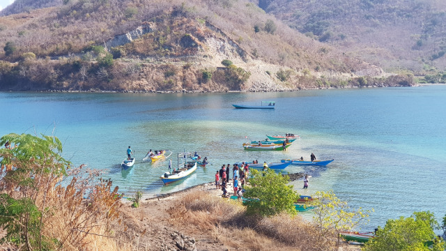 Persiapan peserta lomba balap perahu. Foto: Info Dompu