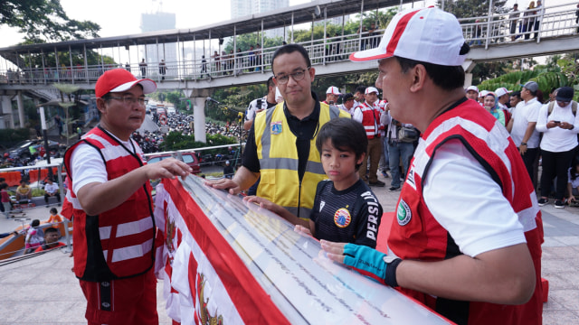 Gubernur DKI Jakarta Anies Baswedan (kedua dari kiri) saat meresmikan Spot Budaya 2 Dukuh Atas, Jalan Jenderal Sudirman, Jakarta, Minggu (18/8/2019). Foto: Jamal Ramadhan/kumparan