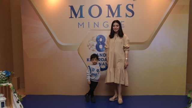 Jan Ethes dan Selvi Ananda di Moms Mingle. Foto: Willy Hadinata