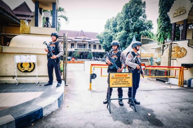 Ada Tragedi Polsek Wonokromo, Tiap Pos Polisi di Lumajang Dijaga Ketat