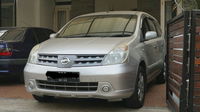 Nissan Grand Livina Foto: dok. Muhammad Ikbal/kumparan