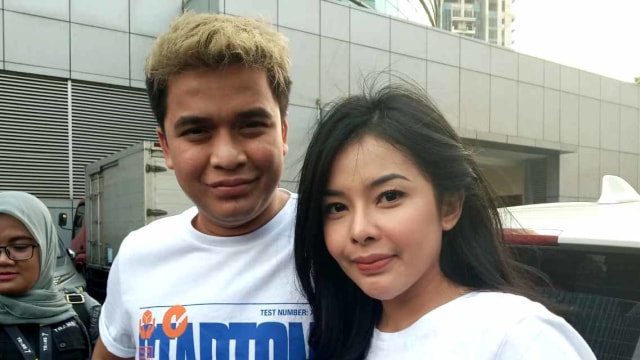 Billy Syahputra dan Elvia Cerolline. Foto: Giovanni/kumparan