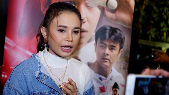 Penyanyi Rossa saat hadir di launcing poster film Susi Susanti di kawasan Gatot Subroto, Jakarta, Selasa, (20/8). Foto: Ronny