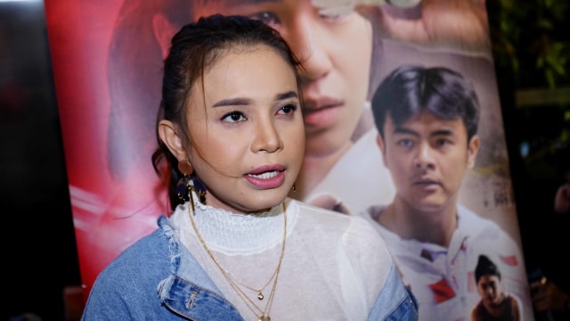 Penyanyi Rossa saat hadir di launcing poster film Susi Susanti di kawasan Gatot Subroto, Jakarta, Selasa, (20/8). Foto: Ronny