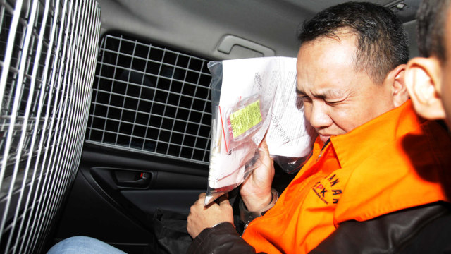 Jaksa Kejaksaan Negeri Yogyakarta Eka Safitra meninggalkan ruangan usai diperiksa terkait Operasi Tangkap Tangan (OTT) kasus dugaan suap jaksa di Gedung KPK, Jakarta, Selasa (20/8/19). Foto: ANTARA FOTO/Reno Esnir