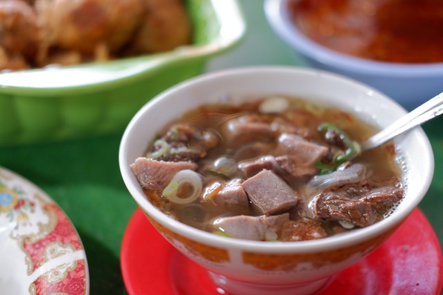 Sop Lidah Lamuru, salah satu kuliner langka di kota Makassar (Foto: dok. MakassarLapar).