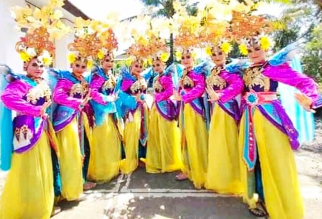 Pawai budaya SMPN 2 Rogojampi Dengan Kostum Putri Dandang Dumpil @PHOTO ILHAM