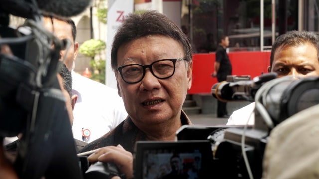 Menteri Dalam Negeri, Tjahjo Kumolo sambangi Gedung KPK, Kamis (22/8). Foto: Irfan Adi Saputra/kumparan