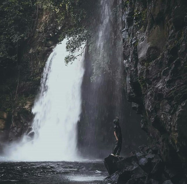 Air Terjun yang ada di Kabupaten Bengkayang, Kalbar. Foto: @sebuah journey/instagram