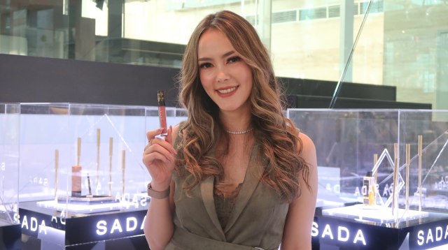 Cathy Sharon merilis lini kosmetik lokal bernama Sada. Foto: dok. Intan Kemala Sari/kumparan
