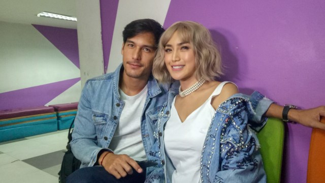 Jessica Iskandar & Richard Kyle di kawasan Tendean, Mampang, Jakarta Selatan, Jumat (23/8). Foto: D.N Mustika Sari/kumparan