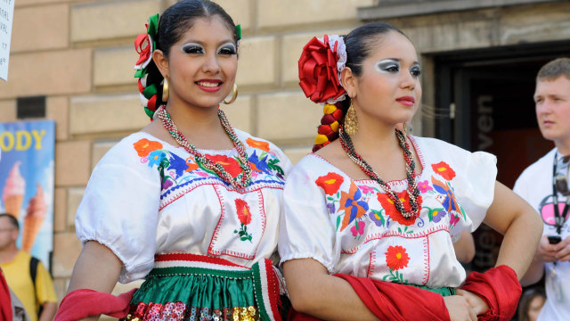 Pakaian tradisional Meksiko. Foto: Shutter Stock