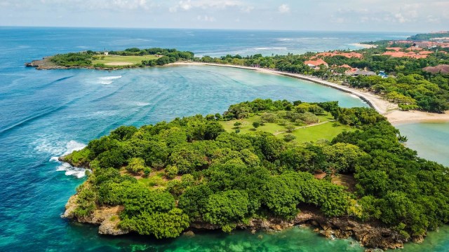 Foto udara Pantai Nusa Dua di Bali. Foto: Shutter Stock
