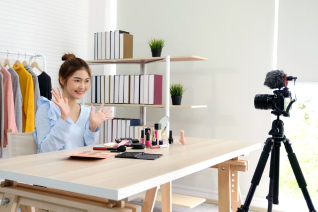 Ilustrasi influencer perempuan. Foto: Shutterstock