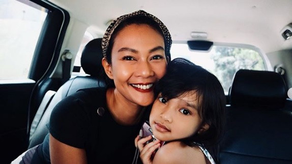 Enditha dan anaknya, Kaines. Foto: Instagram @endith_bubi