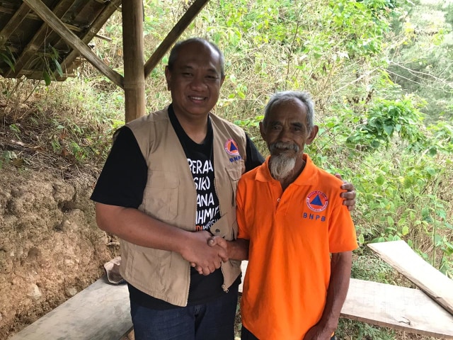 Mbah Sadiman yang Tanam 11 ribu pohon di Lereng Gunung Lawu Foto: BNPB