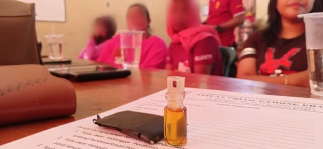 Minyak bulu perindu milik pekerja seks yang diamankan Pol PP Kabupaten Probolinggo.