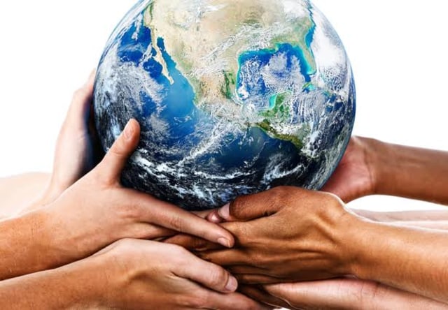 Masa depan dunia ditangan anak muda. Sumber: http://www.archive.voicesofyouth.org/en/posts/globalization--competition-or-collaboration-