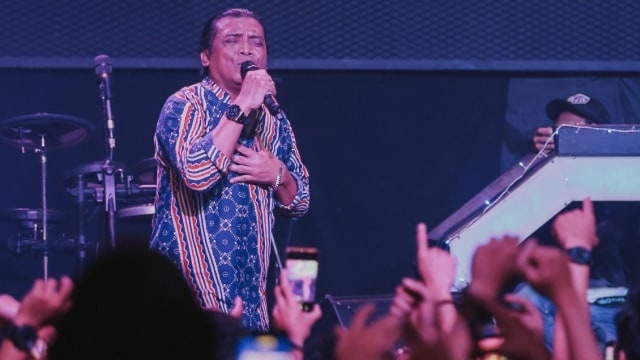 Didi Kempot saat manggung. Foto: Dok. BeliAlbumFisik