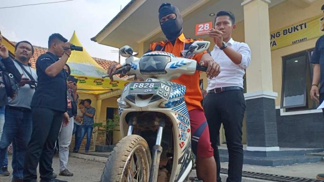 Rekonstruksi pembunuhan keluarga di Serang. Foto: Dok. Istimewa