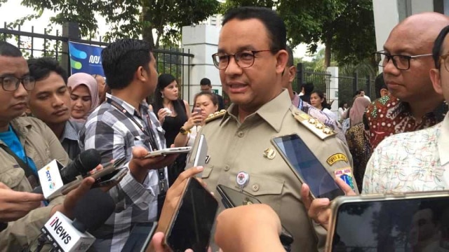 Gubernur DKI Jakarta Anies Baswedan meresmikan Jakarta Art Week 2019. Foto: Paulina Herasmaranindar/kumparan