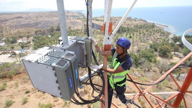 Ilustrasi pemeliharaan infrastruktur jaringan XL Axiata. Foto: XL Axiata