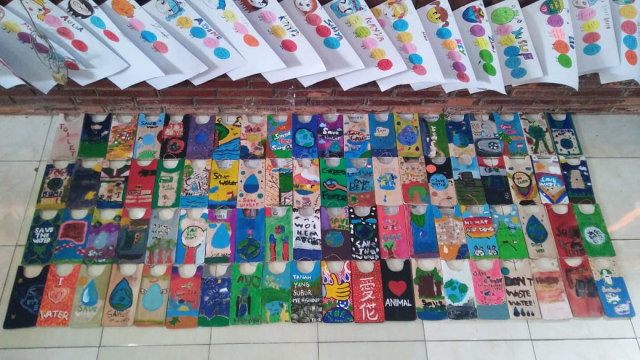 Poster dari telenan karya siswa SD SAIM Surabaya. Foto-foto : Amanah Nur Asiah/Basra