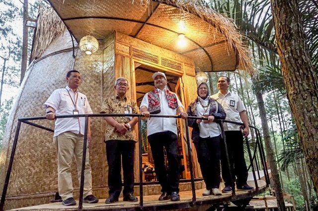 Menpar mengatakan bahwa Borobudur ditetapkan sebagai salah satu destinasi super prioritas dan dalam hal ini De’Loano Glamorous Glamping merupakan Quick Wins dalam perkembangan destinasi super prioritas Borobudur. Foto: Dok. Kemenpar